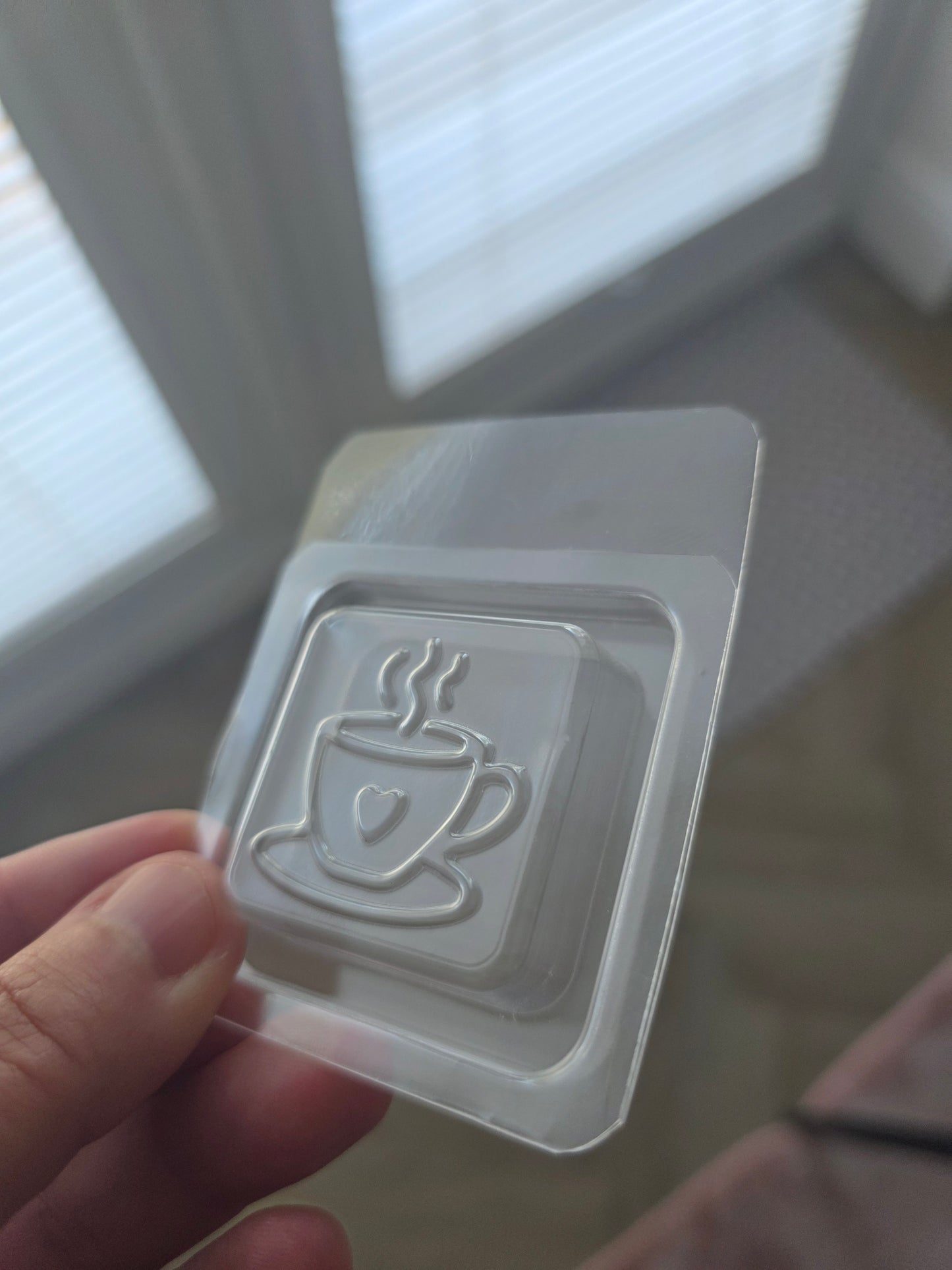 Single Coffee Cup Clamshell (PRE-ORDER)